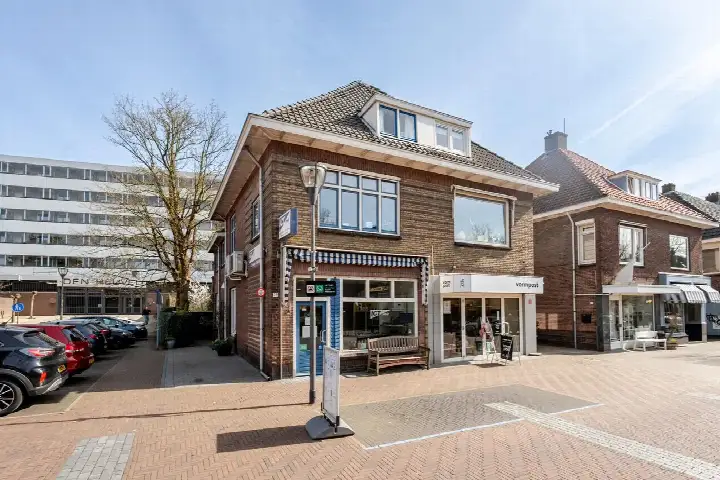 Twee-onder-één-kap te koop: Emmastraat 29, Velp-Noord boven spoorlijn Velp