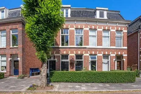 Twee-onder-één-kap te koop: Emmastraat 30, Helpman Groningen