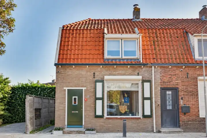Hoekwoning te koop: Emmastraat 35, Yerseke - Kern Yerseke
