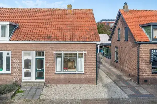 Twee-onder-één-kap te koop: Emmastraat 69, Koninginnenbuurt Lekkerkerk