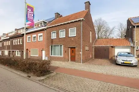Tussenwoning te koop: Engelenkampstraat 7, Sittard-Centrum Sittard