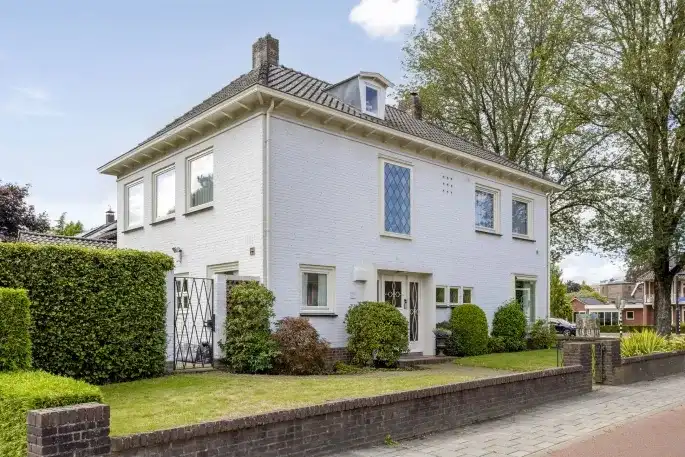 Twee-onder-één-kap te koop: Enschedesestraat 96, Binnenstad Oost Hengelo