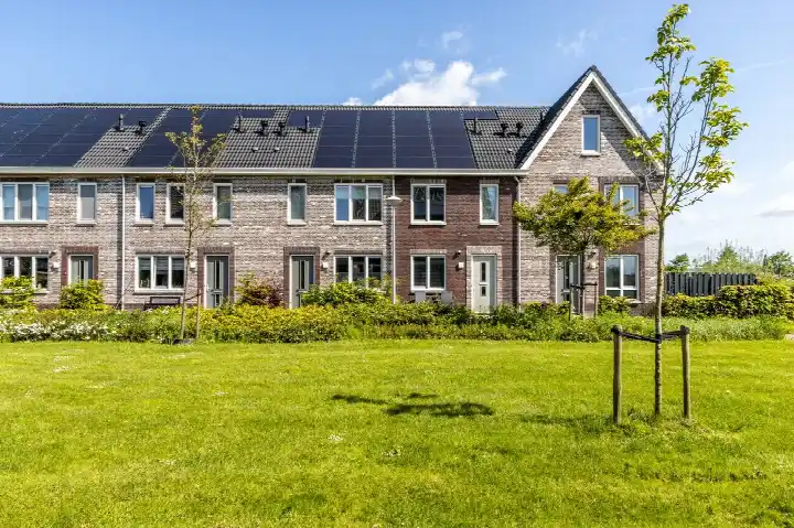 Terraced house for rent: Ereprijs 18, Weideveld Bodegraven