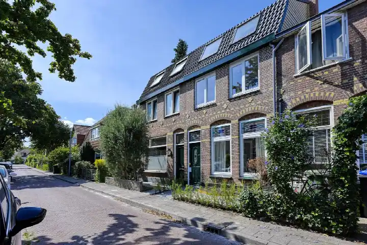 Terraced house for rent: Ericastraat 28, Bloemenkwartier Zuid Hilversum