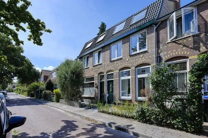 Tussenwoning te koop: Ericastraat 28, Bloemenkwartier Zuid Hilversum