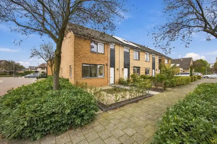 Hoekwoning te koop: Ericaweg 38, Stroe Stroe