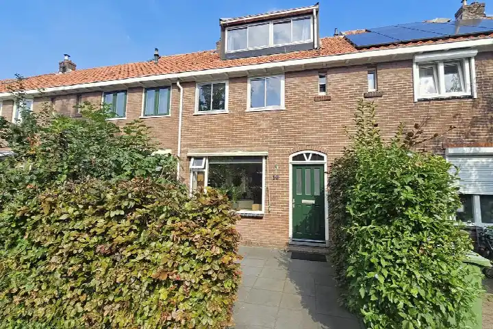 Tussenwoning te koop: Esdoornlaan 10, Oud Zaandijk Zaandijk