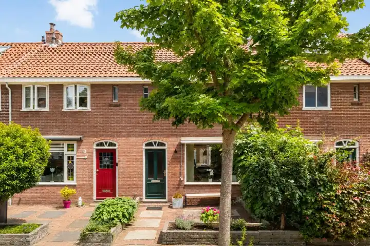Tussenwoning te koop: Esdoornlaan 12, Oud Zaandijk Zaandijk