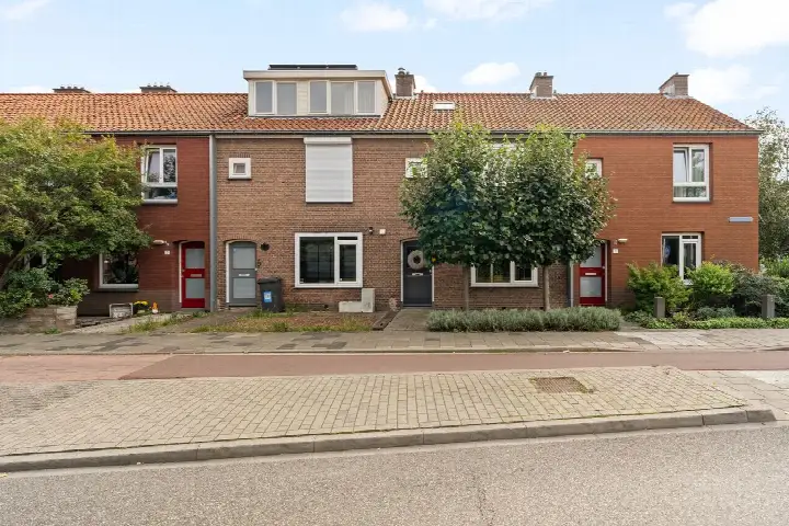 Tussenwoning te koop: Esdoornlaan 3, Bomenwijk Waddinxveen