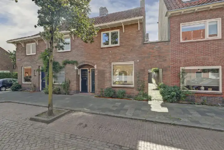Hoekwoning te koop: Esdoornstraat 11, Graafsebuurt zuid 'S-Hertogenbosch