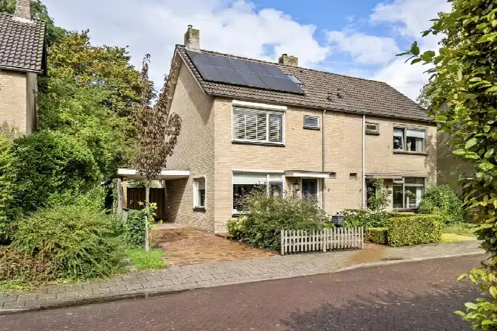 Twee-onder-één-kap te koop: Esdoornstraat 27, Geldermalsen West Geldermalsen