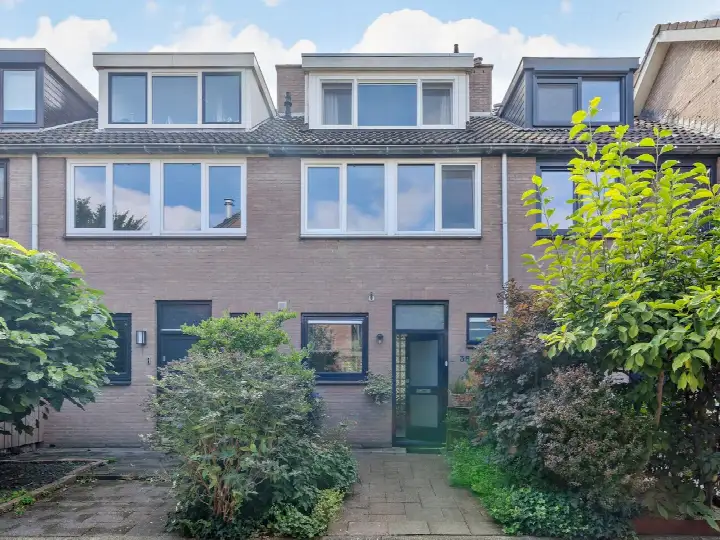 Terraced house for sale: Esdoornstraat 39, Bomenbuurt Bleiswijk