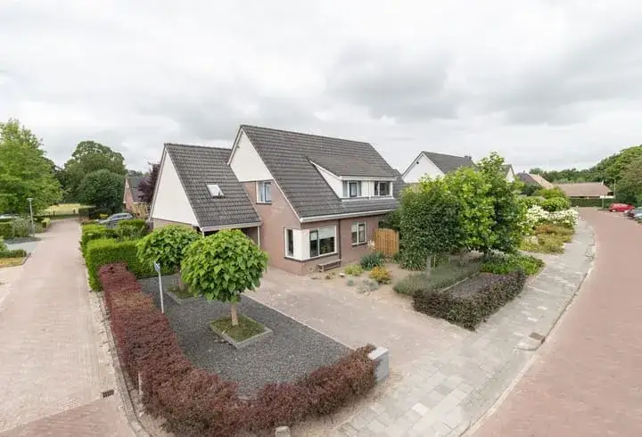 Twee-onder-één-kap te koop: Esdoornstraat 8, Noordhorn Noordhorn