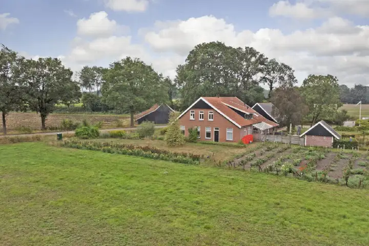 Twee-onder-één-kap te koop: Esinkweg 10, Verspreide huizen Kotten Winterswijk Kotten