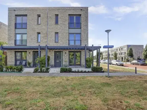 Semi-detached for sale: Esplanadapad 2, Hoogvliet Zuid Hoogvliet Rotterdam