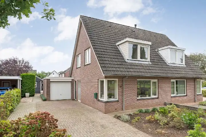 Twee-onder-één-kap te koop: Esschenbrüggerdijk 53, De Heege Coevorden