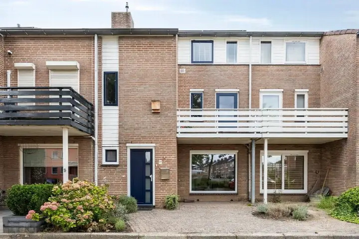 Tussenwoning te koop: Essinklaan 19, Esterveld Grave