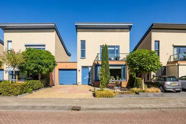 Tussenwoning te koop: Etudestraat 96, Wagenzicht Hellevoetsluis