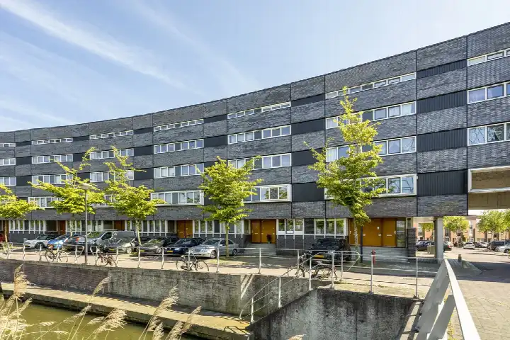 Tussenwoning te koop: Eurokade 33, De Aker-Oost Amsterdam