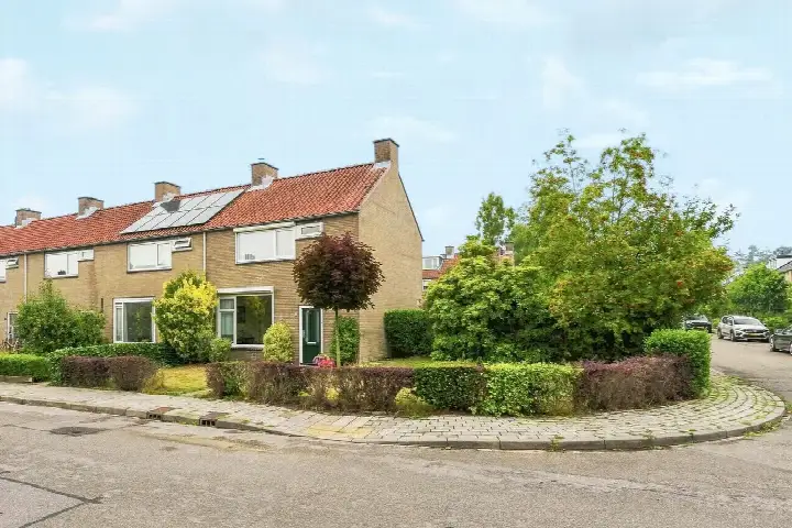 Corner house for sale: Europalaan 70, Rheden Rheden