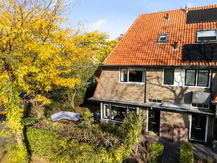 Corner house for sale: Fahrenheitstraat 2, Leusderkwartier-Oost Amersfoort