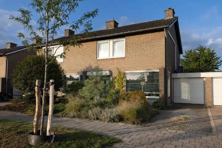Tussenwoning te koop: Fattenbergstraat 46, Neerbeek Beek (Li)