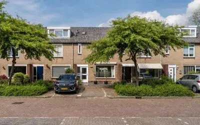 Terraced house for sale: Faustlaan 48, Operabuurt Amstelveen
