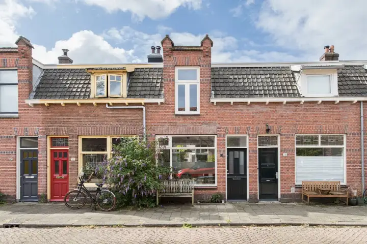 Terraced house for sale: Ferdinand Bolstraat 31, Schildersbuurt Utrecht