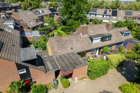 Tussenwoning te koop: Fidelioschouw 4, De Leyens Zoetermeer