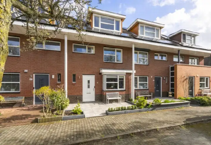 Tussenwoning te koop: Figarolaan 45, Nieuw-Vennep Getsewoud Noord Nieuw-Vennep