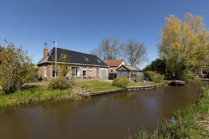 Vrijstaande woning te koop: Fiifhús 8, Verspreide huizen Wolsum Wolsum