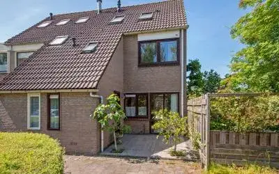 Hoekwoning te koop: Filmlaan 1, De Leyens Zoetermeer