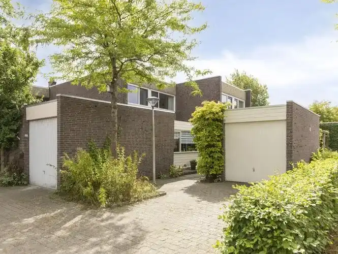 Tussenwoning te koop: Fioringras 29, Aldlân-West Leeuwarden