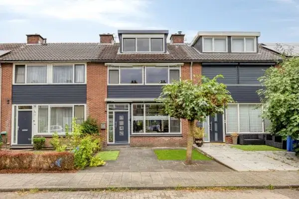 Tussenwoning te koop: Fioringras 82, Ommoord Rotterdam