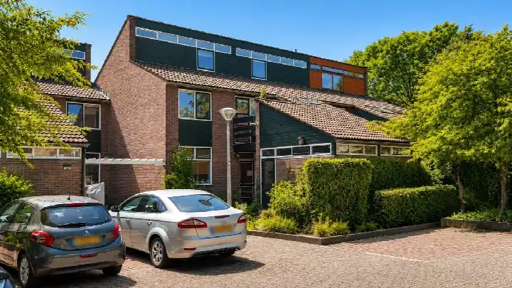 Tussenwoning te koop: Fioringras 87, Aldlân-West Leeuwarden