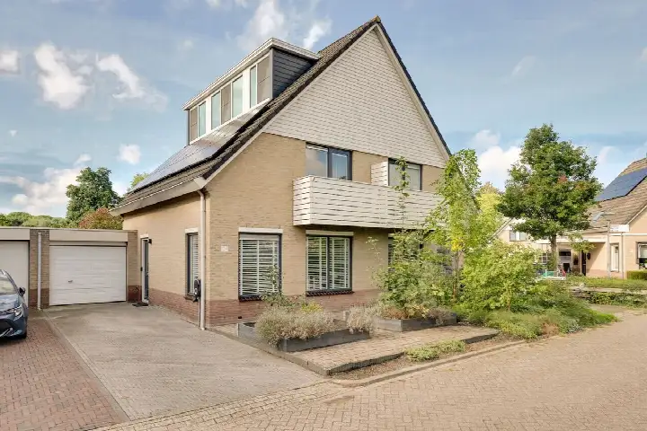 Terraced house for sale: Florijn 124, Kersenboogerd-Zuid - Buurt 33 04 Hoorn