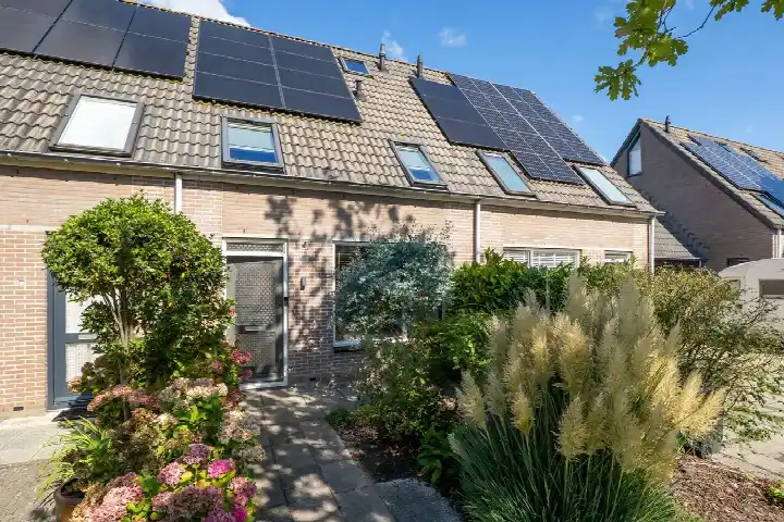 Terraced house for sale: Florijn 86, Kersenboogerd-Zuid - Buurt 33 04 Hoorn