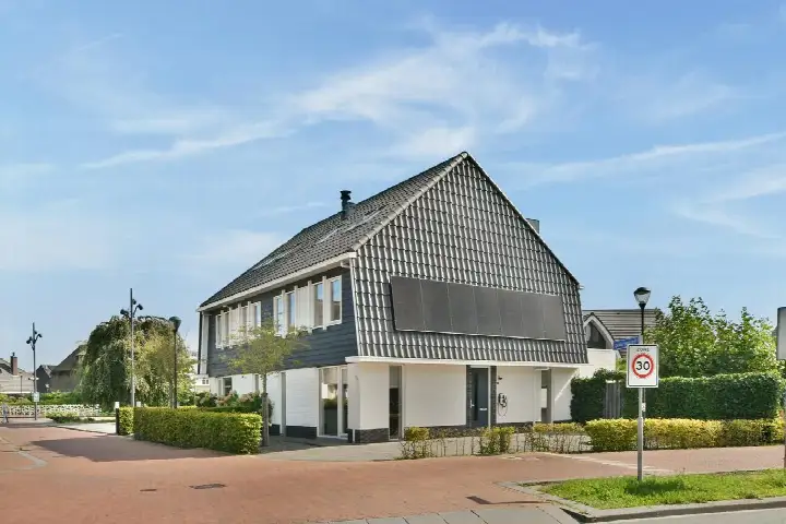 Twee-onder-één-kap te koop: Floris V Dreef 30, Blaricummermeent Blaricum