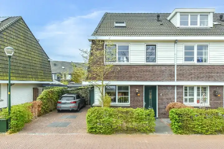 Corner house for sale: Floris V Dreef 41, Blaricummermeent Blaricum