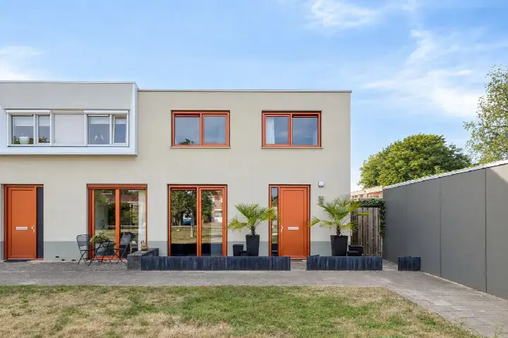 Hoekwoning te koop: Floris van Wevelinghovenstraat 15, Landsherenkwartier Deventer