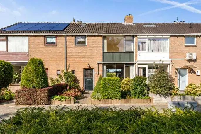 Tussenwoning te koop: Floris Versterstraat 10, Schilderskwartier Woerden