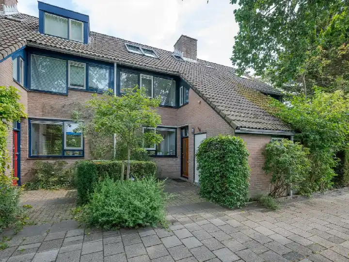 Tussenwoning te koop: Floriszpad 2, Noord-Hofland Voorschoten