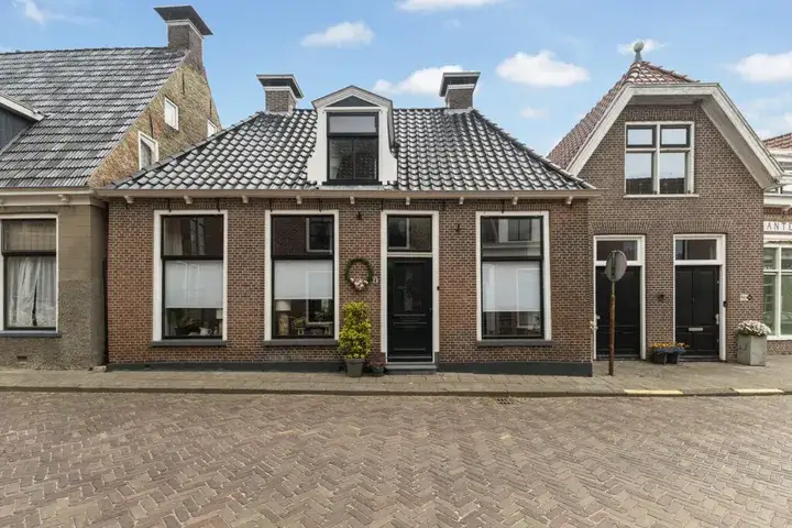 Vrijstaande woning te koop: Foarstrjitte 12, Holwerd Holwert