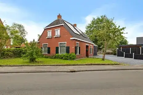 Vrijstaande woning te koop: Foarwei 15, Driezum Driezum