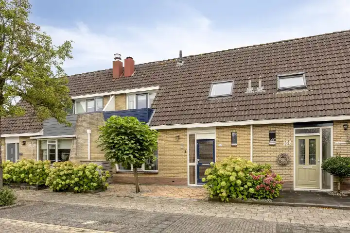 Tussenwoning te koop: Fonteinkruid 160, Cellesbroek Kampen
