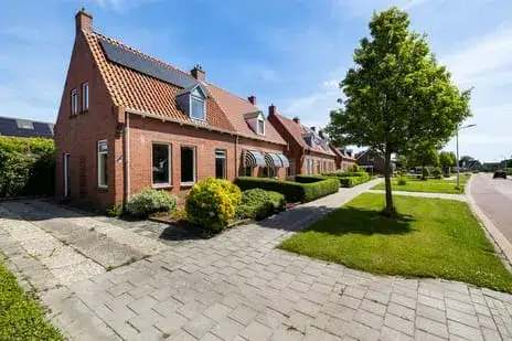 Twee-onder-één-kap te koop: Fonteinstrjitte 48, Holwerd Holwert