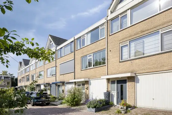 Terraced house for sale: Forsythiastraat 15, Bomen- en Struikenbuurt Berkel En Rodenrijs