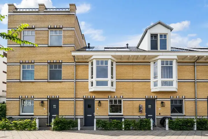 Terraced house for sale: Fort Veldhuissingel 4, Lanenrijk Weesp