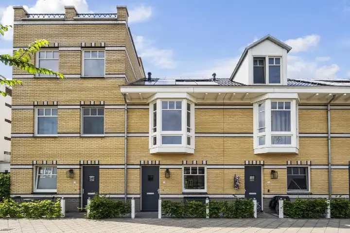Tussenwoning te koop: Fort Veldhuissingel 4, Lanenrijk Weesp