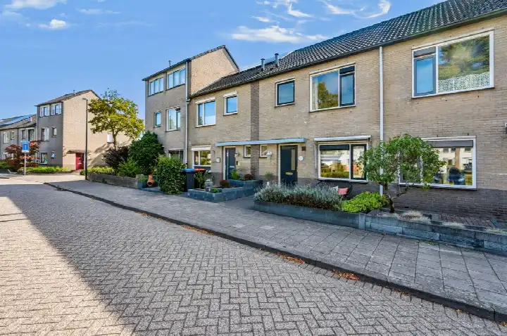Terraced house for sale: Fortunalaan 114, Welgelegen Apeldoorn